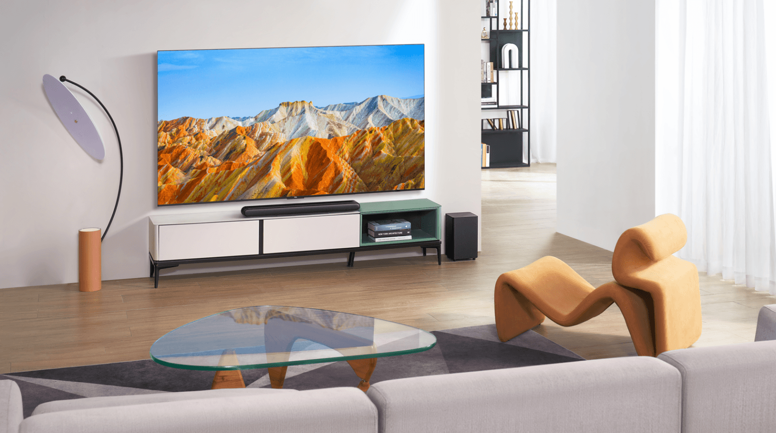 Telas grandes: confira as vantagens e melhores opções de TVs da TCL de 98 polegadas